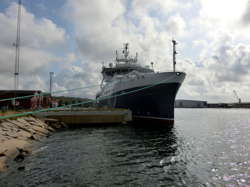 Världens tystaste forskningsfartyg Svea vid hemmahamnen i Lysekil